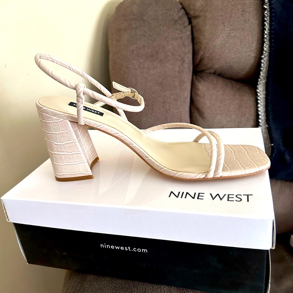 BRAND NEW NEVER WORN Nine West Gellar Block Heeled Sandal
